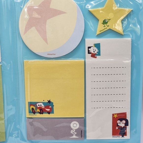 NEW Disney Theme Parks The World of Pixar Sticky notes folder notepad set - Picture 6 of 7
